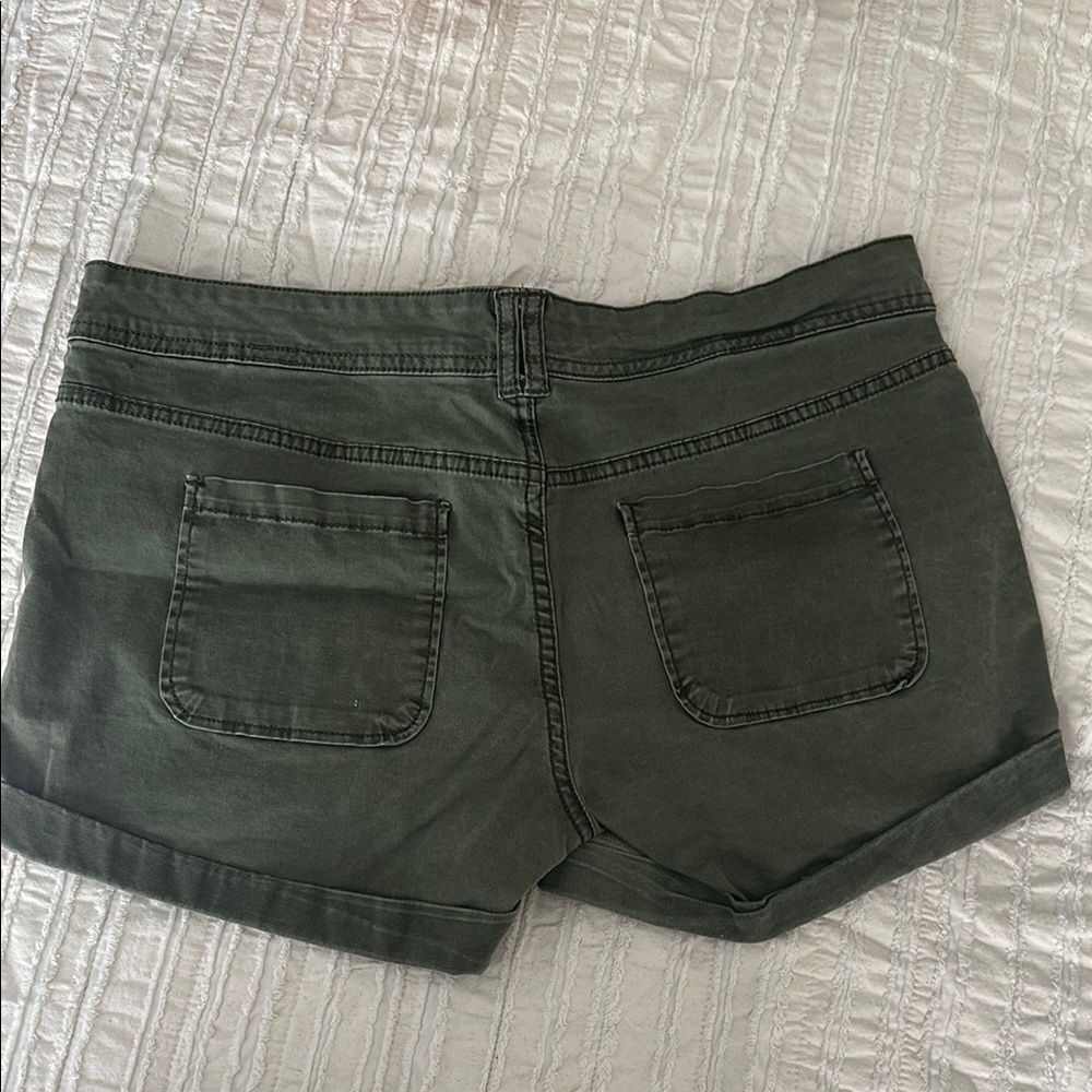 Aeropostale Olive Green Women's Shorts - Picture 2 of 4